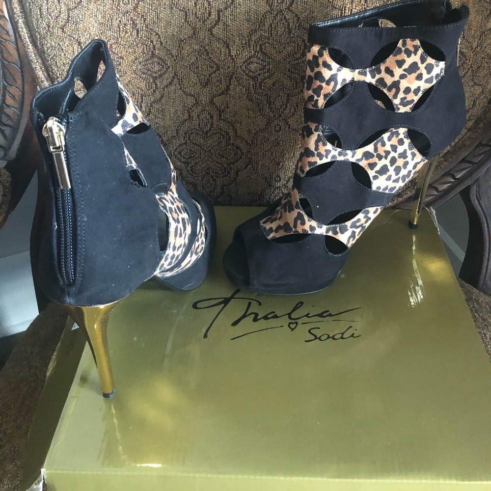 Black and Leopard Thalia Sodi boots
